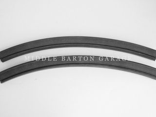 DOOR ANGLE GASKET ON THE FRONT FENDER. 12/1500 CABRIOLET (PAIR)